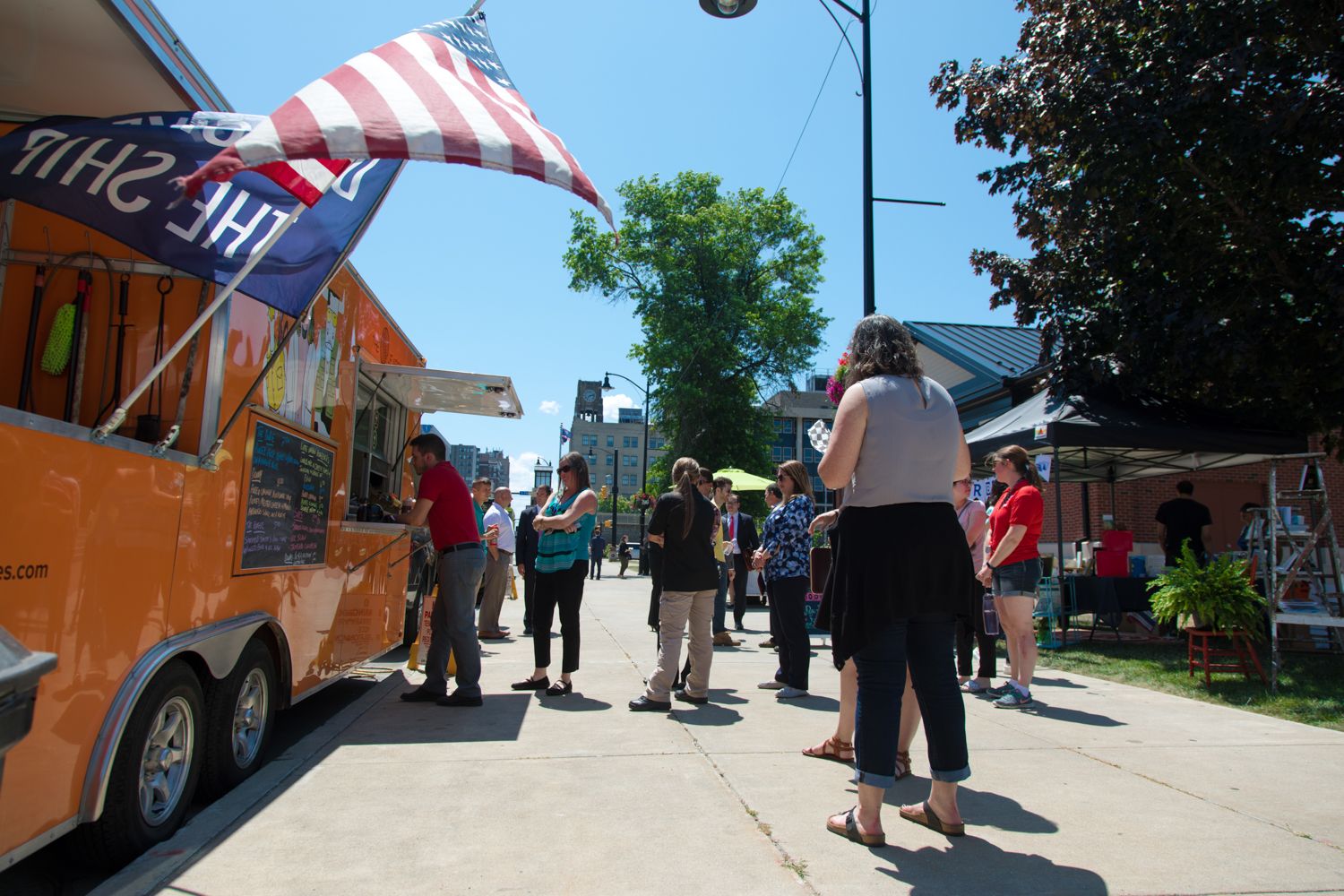 EDP Food Trucks 02100px compressor